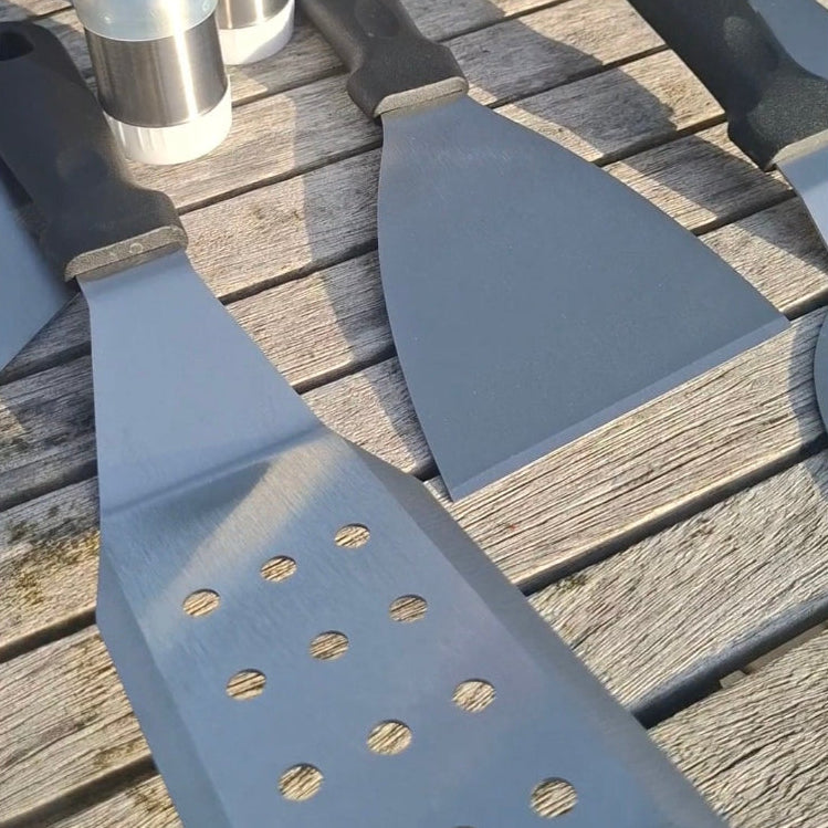 Kit BBQ du Boucher — 29 Pièces Inox | Cloche à Burger Offerte